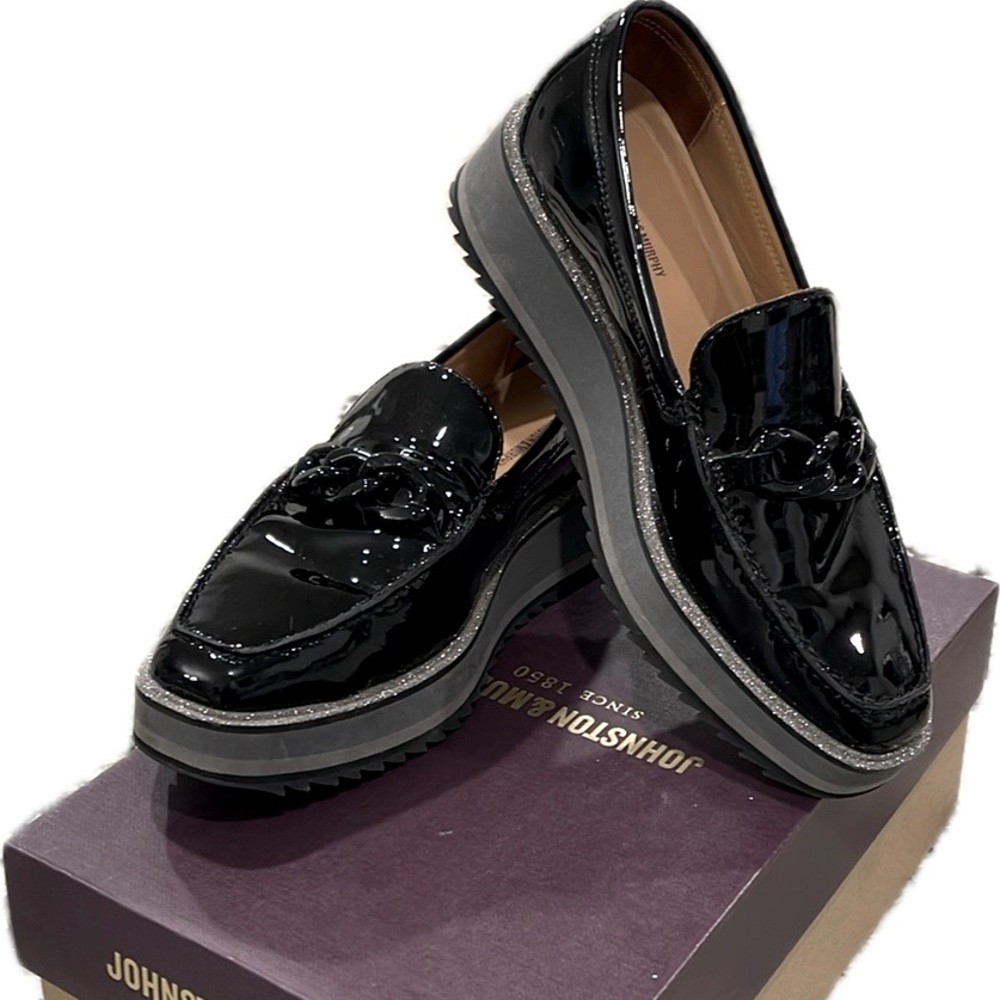 Beautiful and comfortable Johnston and Murphy Gracelyn Chain Loafer Black Patent
